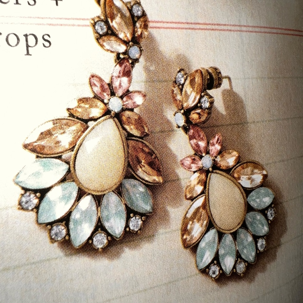 Elegant Gold and Cream Teardrop Earrings